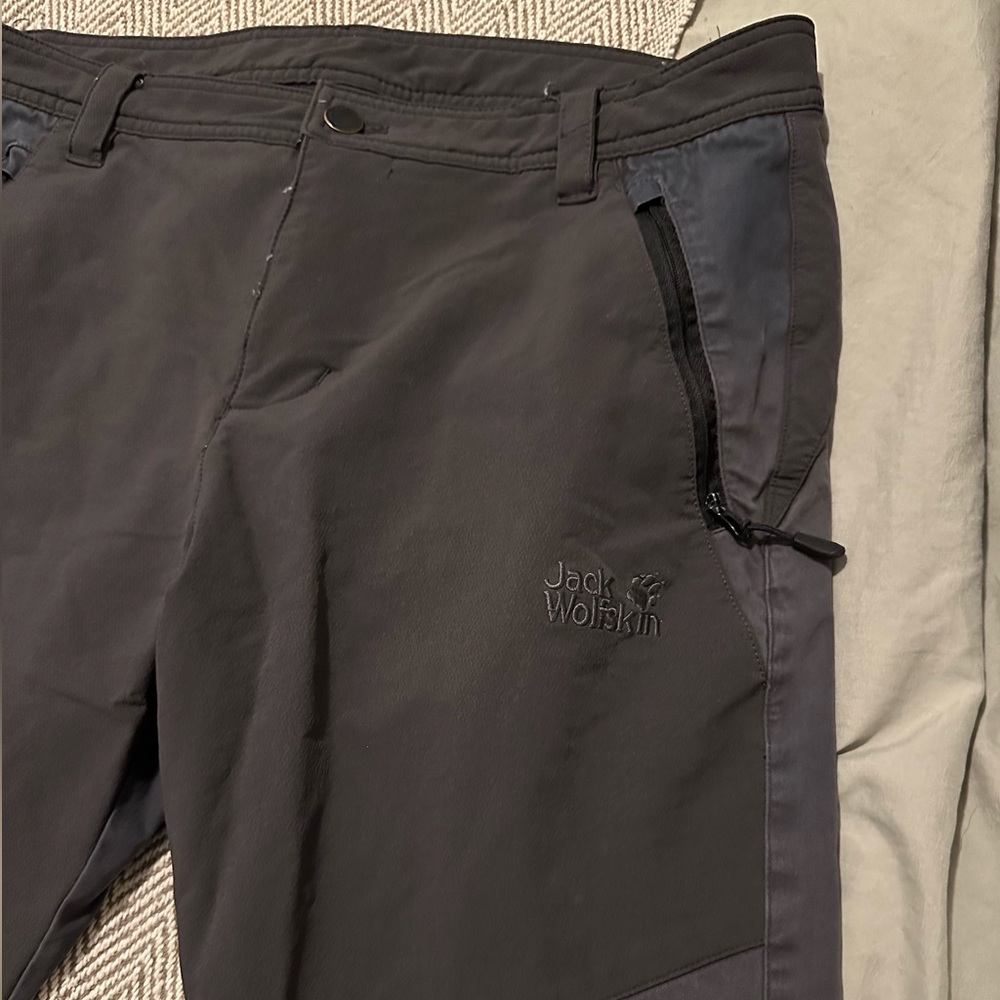 Men’s Jack Wolfskin Pants. Men’s 32/31. Medium